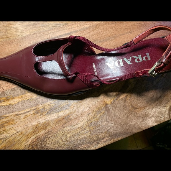 PRADA low heel wine color pair of shoes. Pre-0wned. - Picture 6 of 13